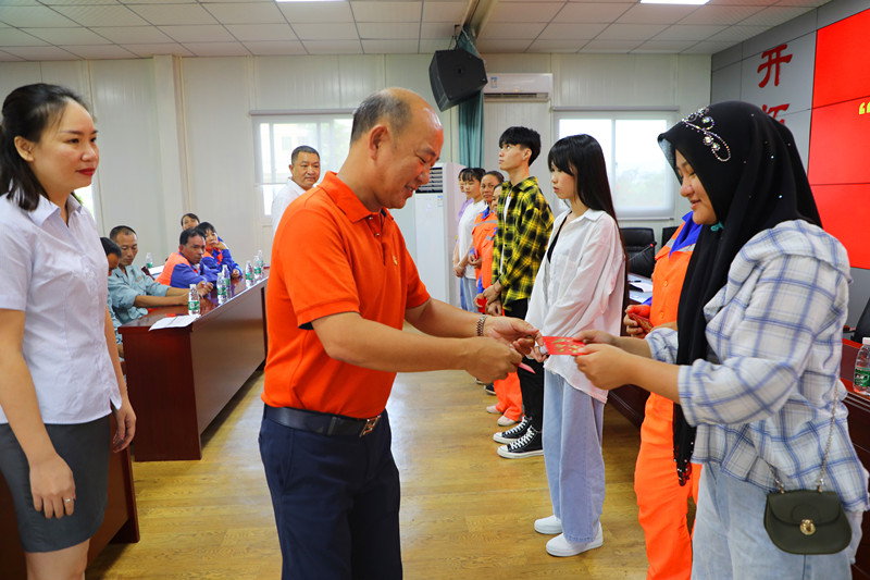 “金秋助學(xué)，圓夢明佳！”明佳集團(tuán)黨支部及工會組織開展愛心助學(xué)活動！